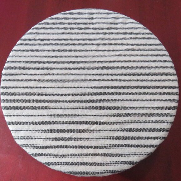 Kitchenaid Bowl Cover Reversible Roosters and Striped Ecru Mixer Bowl Cover - Picture 3 of 5